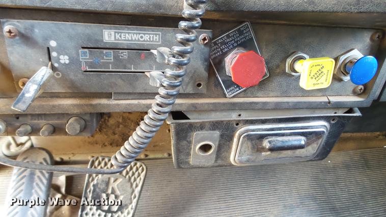 image for item DC4177 1986 Kenworth W900 semi truck