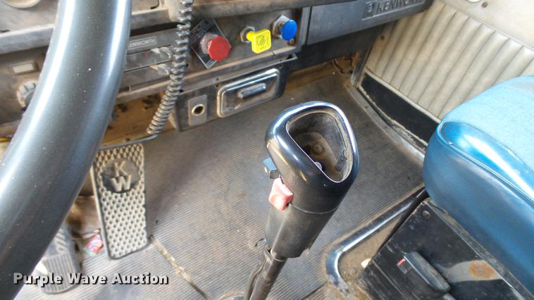 image for item DC4177 1986 Kenworth W900 semi truck