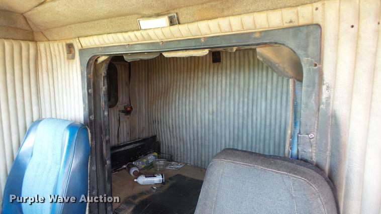 image for item DC4177 1986 Kenworth W900 semi truck