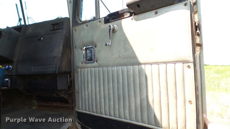 image for item DC4177 1986 Kenworth W900 semi truck