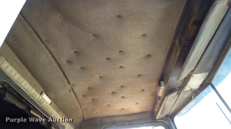 image for item DC4177 1986 Kenworth W900 semi truck