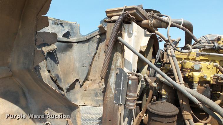 image for item DC4177 1986 Kenworth W900 semi truck