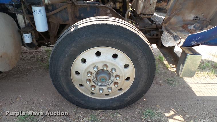 image for item DC4177 1986 Kenworth W900 semi truck