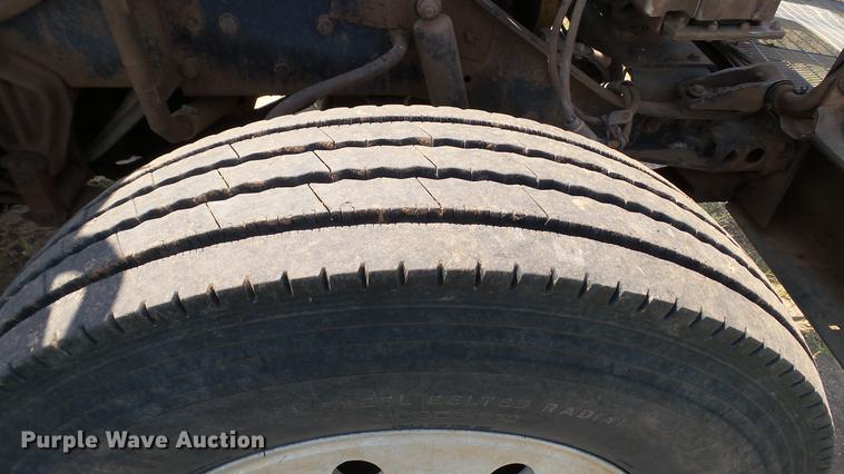 image for item DC4177 1986 Kenworth W900 semi truck