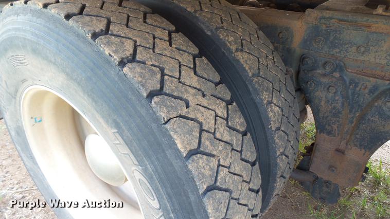 image for item DC4177 1986 Kenworth W900 semi truck