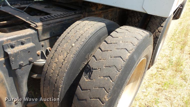 image for item DC4177 1986 Kenworth W900 semi truck