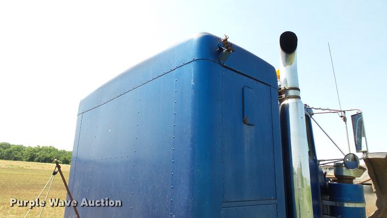 image for item DC4177 1986 Kenworth W900 semi truck