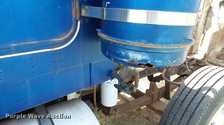 image for item DC4177 1986 Kenworth W900 semi truck