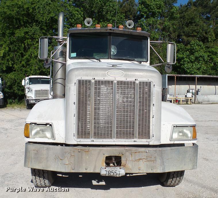 image for item DC5556 1996 Peterbilt 385 semi truck