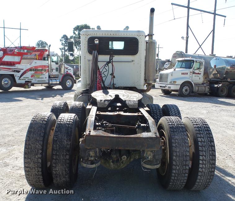 image for item DC5556 1996 Peterbilt 385 semi truck