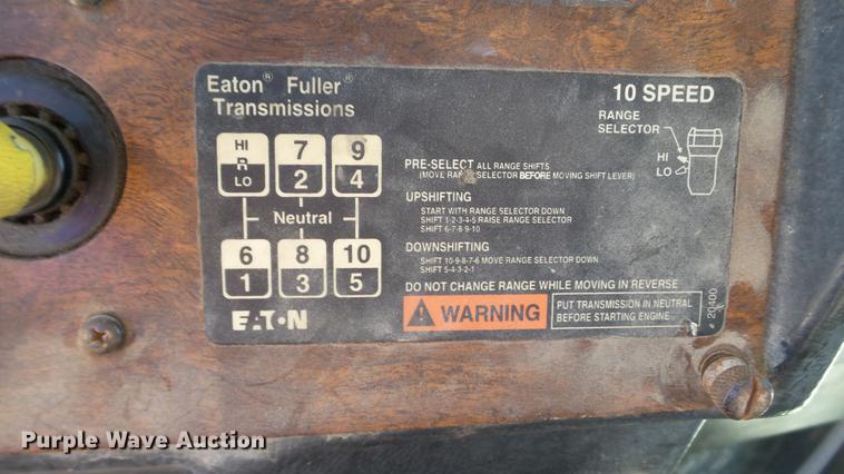 image for item DC5556 1996 Peterbilt 385 semi truck