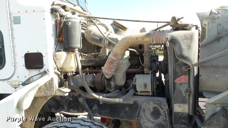 image for item DC5556 1996 Peterbilt 385 semi truck