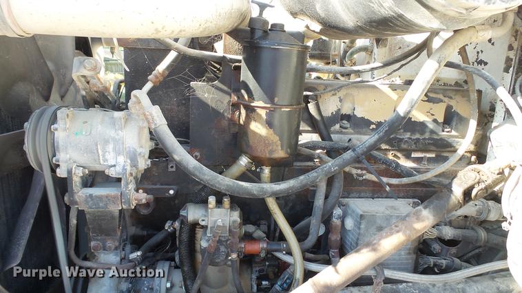 image for item DC5556 1996 Peterbilt 385 semi truck