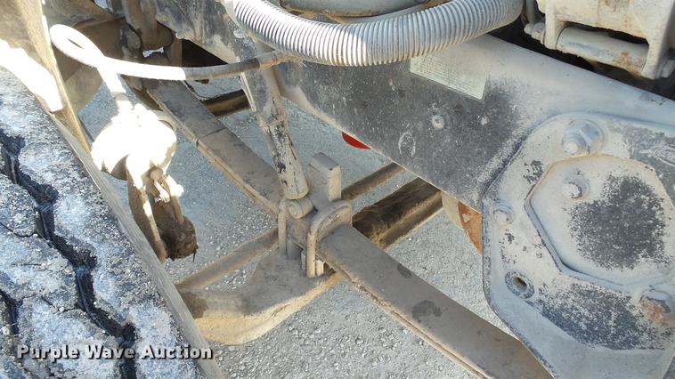 image for item DC5556 1996 Peterbilt 385 semi truck