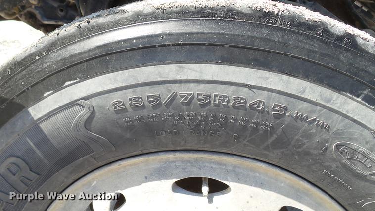 image for item DC5556 1996 Peterbilt 385 semi truck