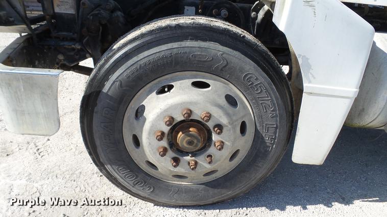 image for item DC5556 1996 Peterbilt 385 semi truck