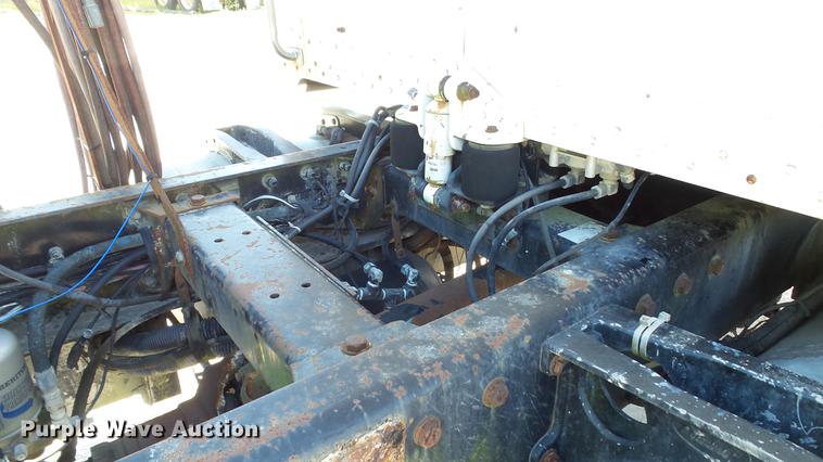 image for item DC5556 1996 Peterbilt 385 semi truck