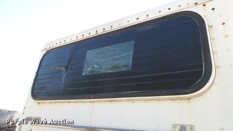 image for item DC5556 1996 Peterbilt 385 semi truck