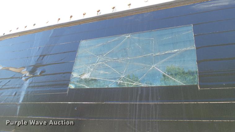 image for item DC5556 1996 Peterbilt 385 semi truck