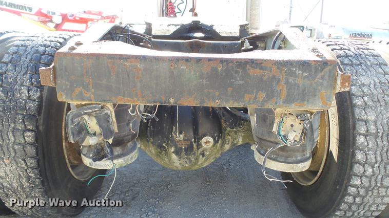 image for item DC5556 1996 Peterbilt 385 semi truck