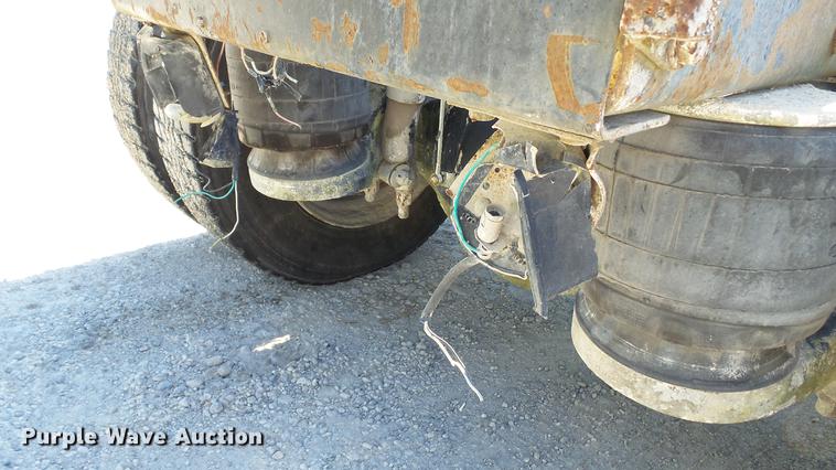 image for item DC5556 1996 Peterbilt 385 semi truck