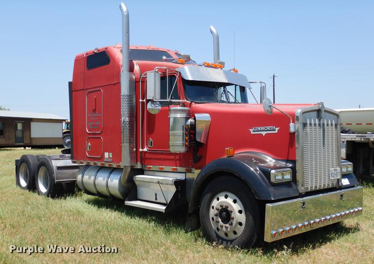image for item DC5957 2001 Kenworth W900 semi truck