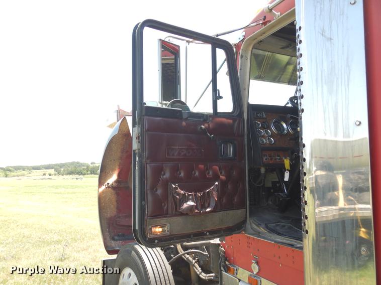 image for item DC5957 2001 Kenworth W900 semi truck