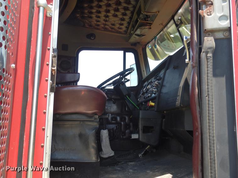 image for item DC5957 2001 Kenworth W900 semi truck