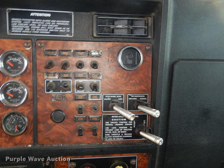 image for item DC5957 2001 Kenworth W900 semi truck