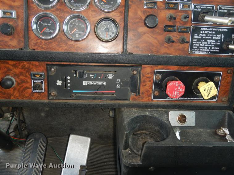 image for item DC5957 2001 Kenworth W900 semi truck