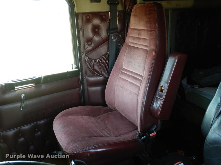 image for item DC5957 2001 Kenworth W900 semi truck