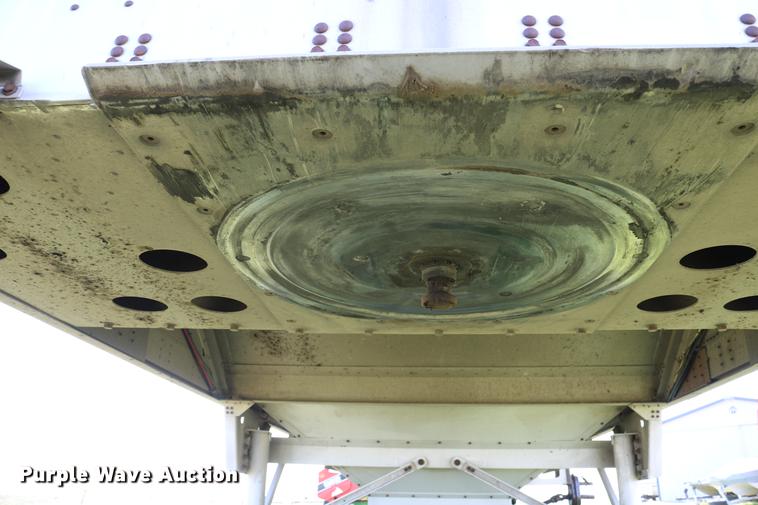 image for item DD4267 2009 Corn Husker 800ALSR-6308-6386 double hopper bottom grain trailer