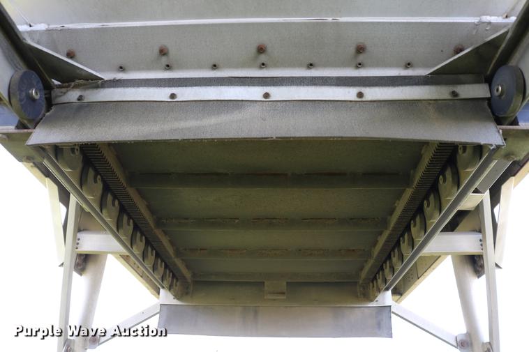 image for item DD4267 2009 Corn Husker 800ALSR-6308-6386 double hopper bottom grain trailer