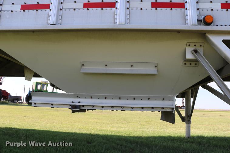 image for item DD4267 2009 Corn Husker 800ALSR-6308-6386 double hopper bottom grain trailer