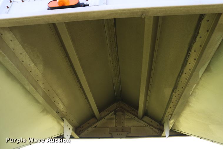 image for item DD4267 2009 Corn Husker 800ALSR-6308-6386 double hopper bottom grain trailer