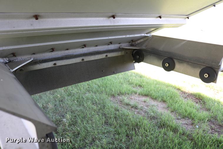 image for item DD4267 2009 Corn Husker 800ALSR-6308-6386 double hopper bottom grain trailer