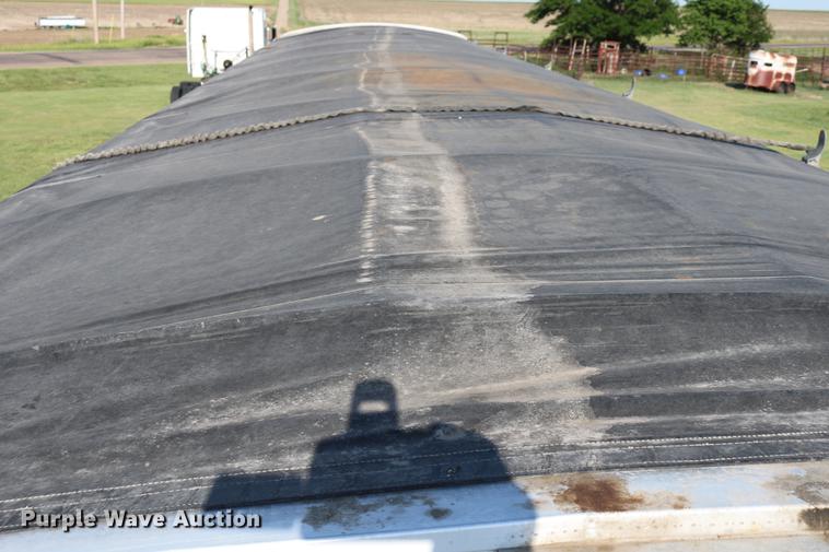 image for item DD4267 2009 Corn Husker 800ALSR-6308-6386 double hopper bottom grain trailer