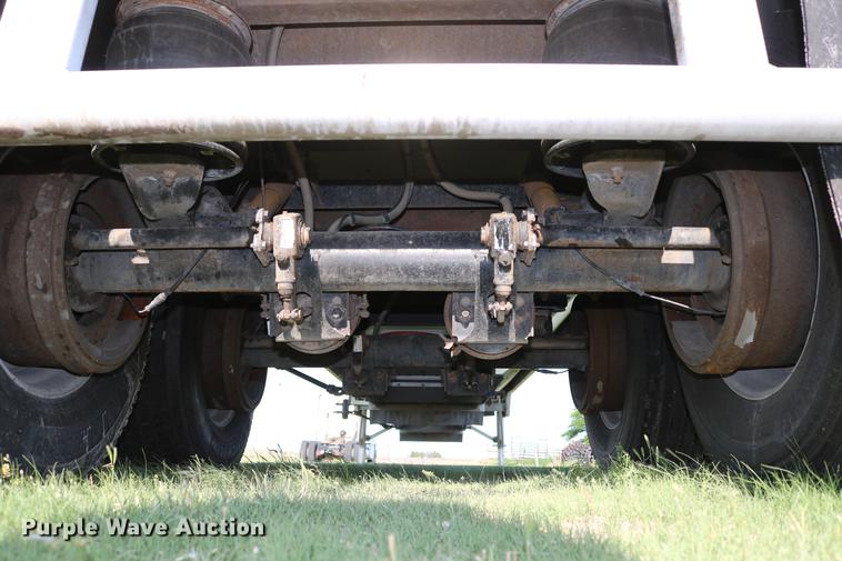 image for item DD4267 2009 Corn Husker 800ALSR-6308-6386 double hopper bottom grain trailer