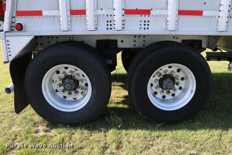 image for item DD4267 2009 Corn Husker 800ALSR-6308-6386 double hopper bottom grain trailer