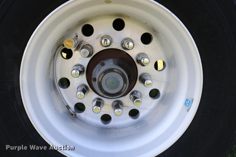 image for item DD4267 2009 Corn Husker 800ALSR-6308-6386 double hopper bottom grain trailer