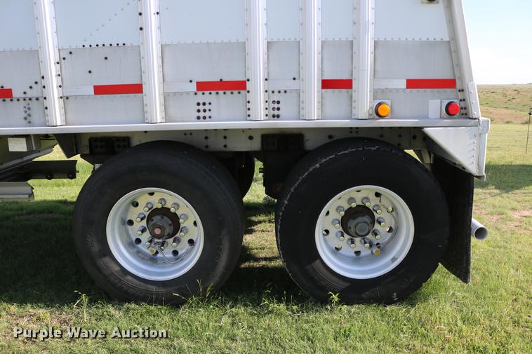 image for item DD4267 2009 Corn Husker 800ALSR-6308-6386 double hopper bottom grain trailer