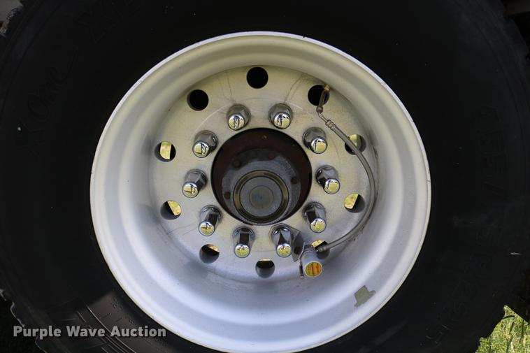 image for item DD4267 2009 Corn Husker 800ALSR-6308-6386 double hopper bottom grain trailer