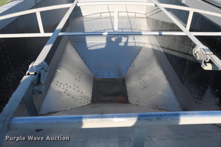 image for item DD4267 2009 Corn Husker 800ALSR-6308-6386 double hopper bottom grain trailer