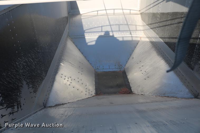 image for item DD4267 2009 Corn Husker 800ALSR-6308-6386 double hopper bottom grain trailer