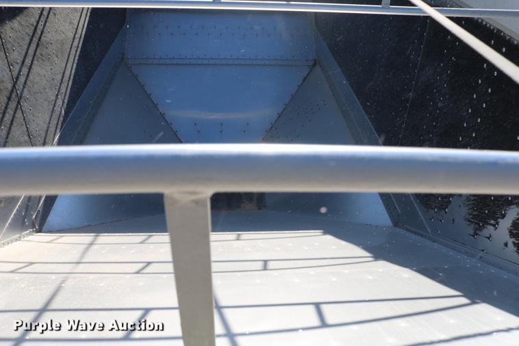 image for item DD4267 2009 Corn Husker 800ALSR-6308-6386 double hopper bottom grain trailer