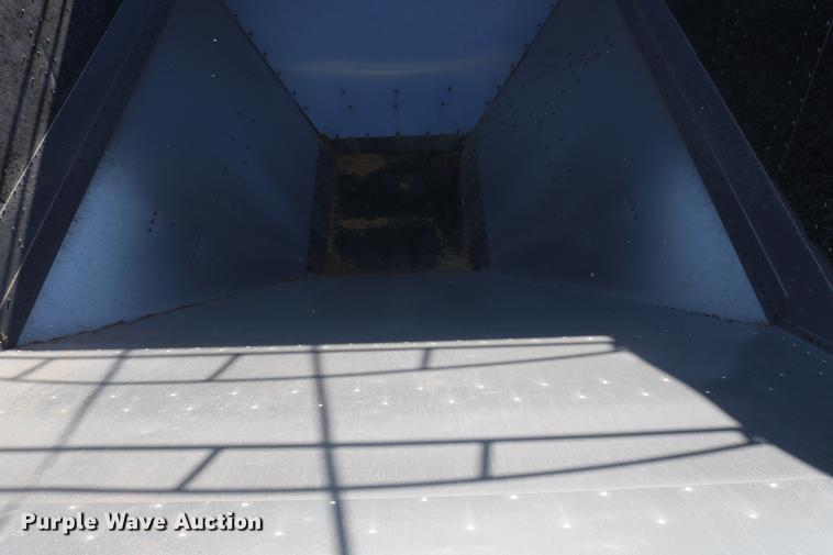 image for item DD4267 2009 Corn Husker 800ALSR-6308-6386 double hopper bottom grain trailer