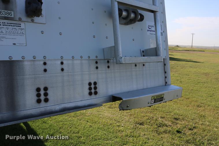 image for item DD4267 2009 Corn Husker 800ALSR-6308-6386 double hopper bottom grain trailer