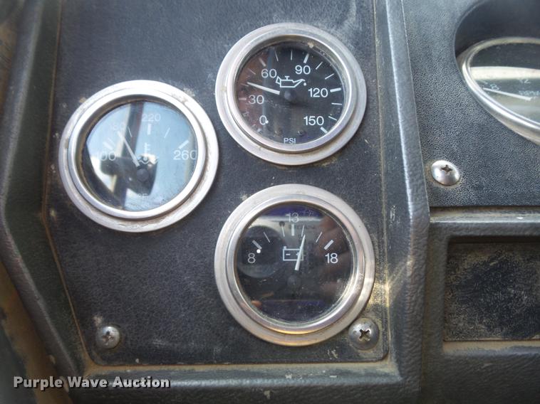 image for item DD7210 2002 Mack RD688S semi truck