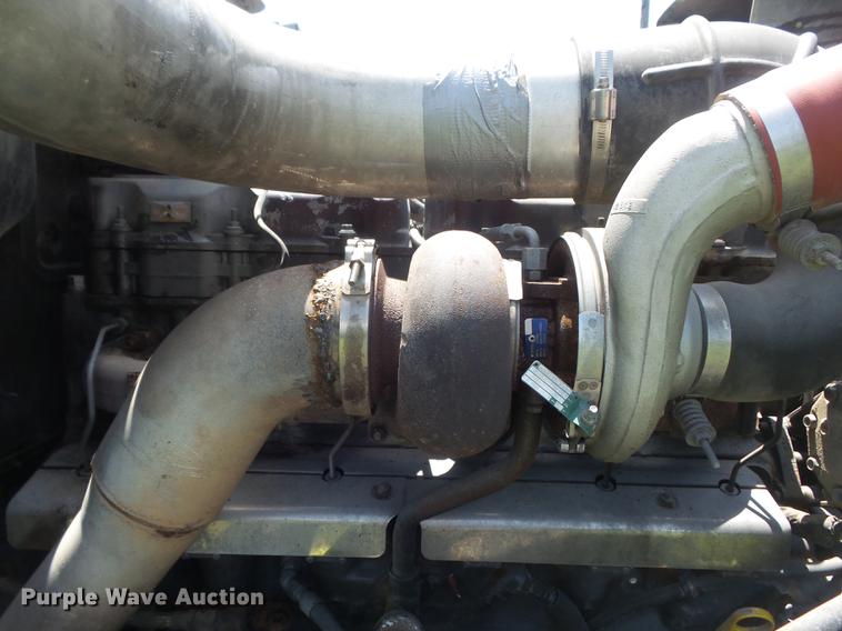 image for item DD7210 2002 Mack RD688S semi truck