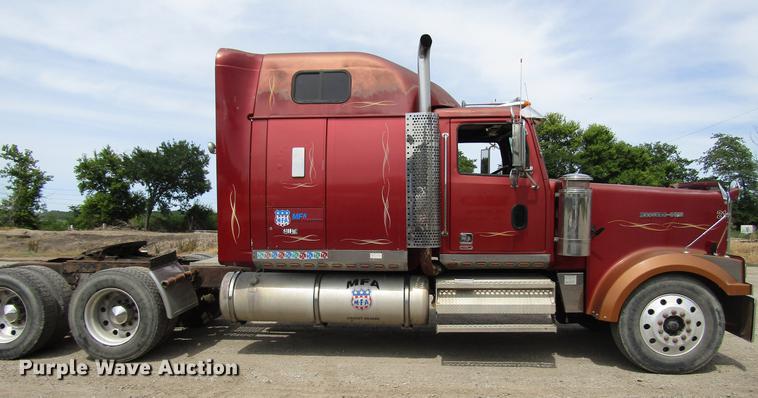 image for item DD7503 1999 Western Star 4964EX semi truck